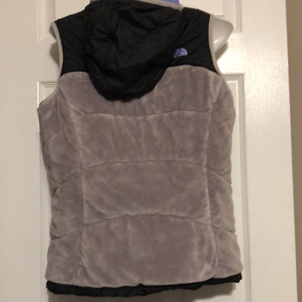 Girls North Reversible Vest - Picture 6 of 12